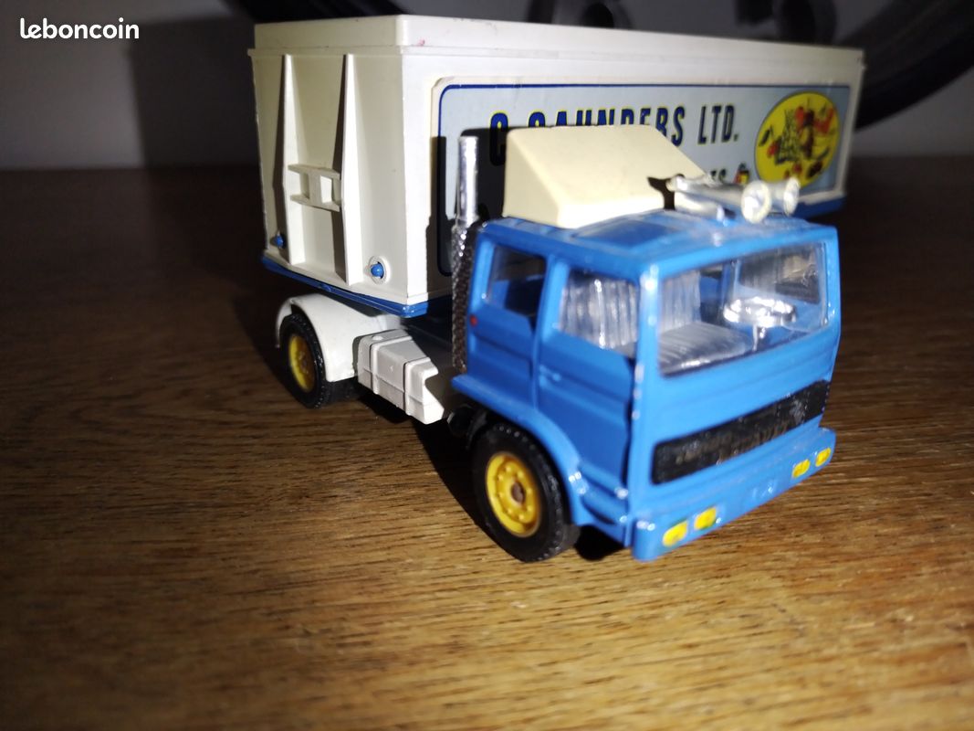 RENAULT G260 SEMI-REMORQUE citerne des Pompiers Solido au 1/50 EUR 15