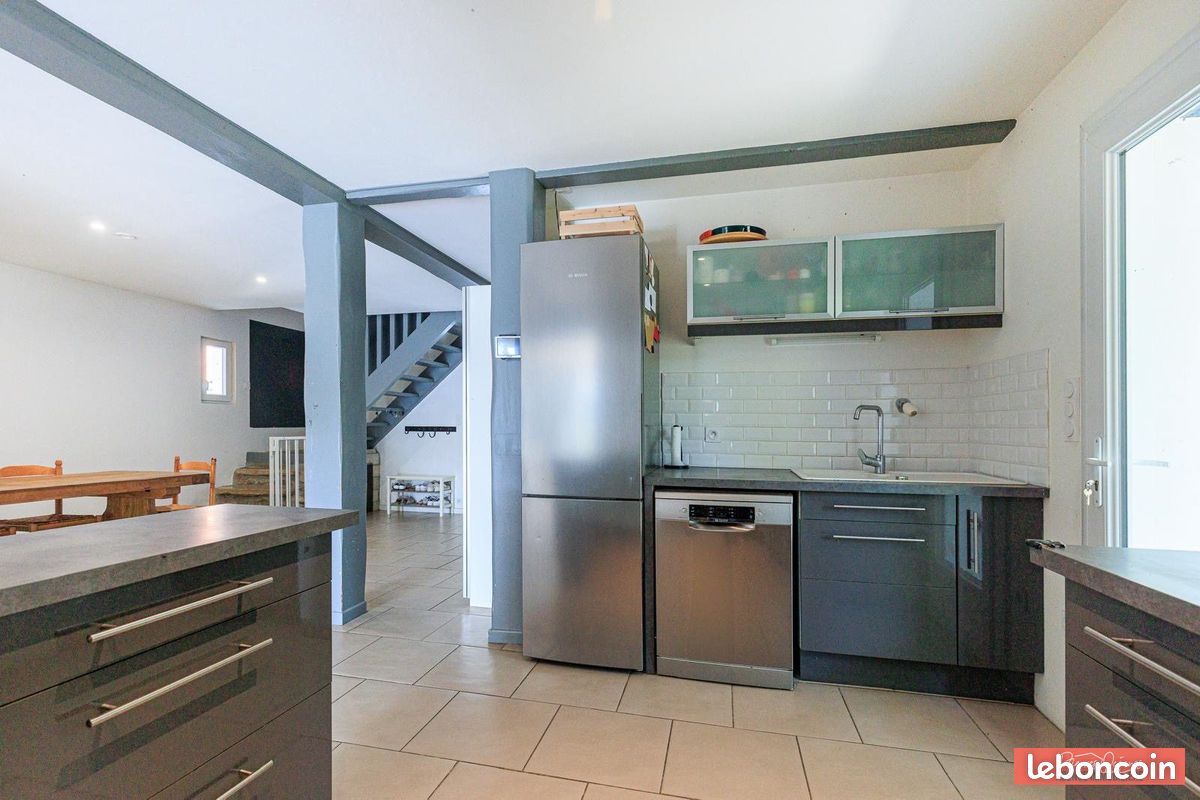 Propriété 9 pièces 213 m² (image 9)