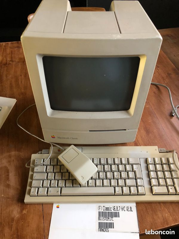 Macintosh Classic (image 1)