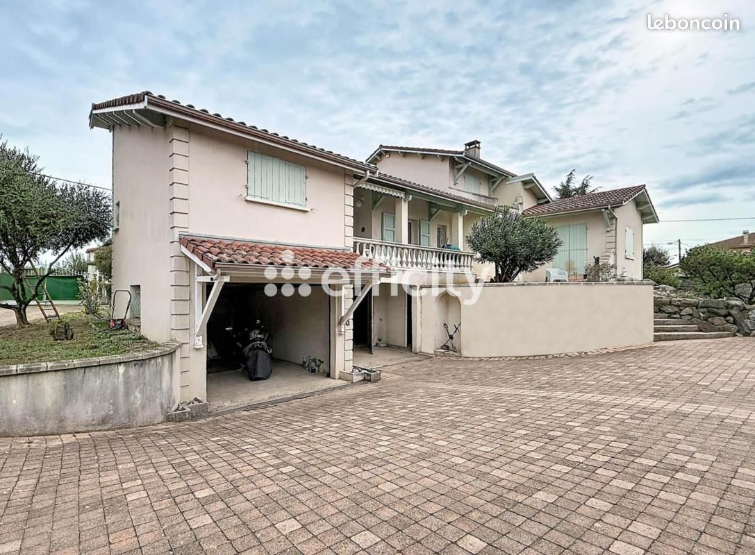 Maison 6 pièces 220 m² · au Péage-de-Roussillon · 220 m² · 450 000 €