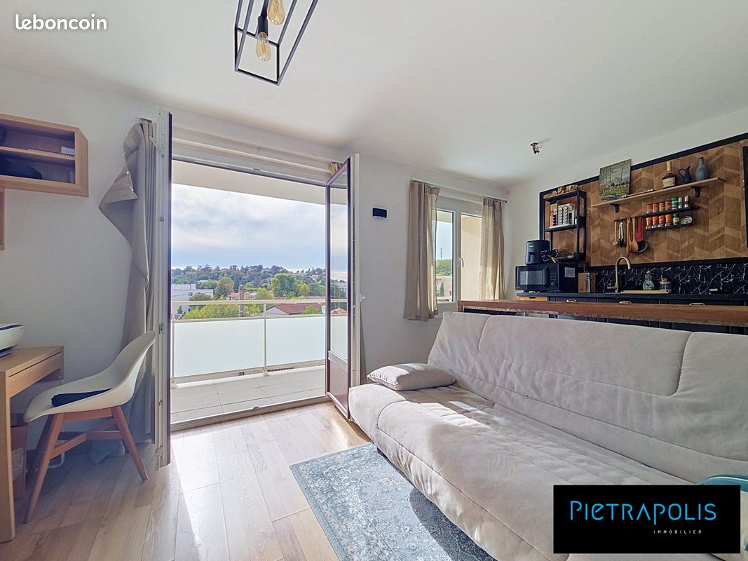 Appartement 2 pièces 24 m² · à Saint-Genis-Laval · 24 m² · 139 000 €