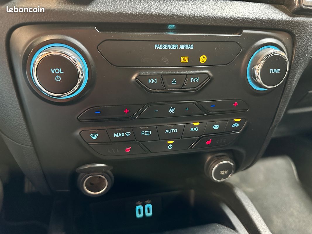 Ford ranger double cabine 2.0 tdci 215ch bva10 wildtrak 4x4 - carplay - attelage - camera de recul (image 27)