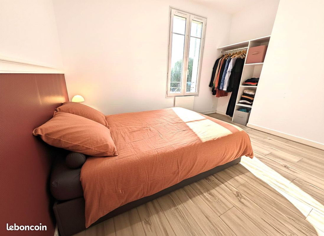 Chambre avec salle d'eau privée – coloc 200 m² avec jardin – ESTHUA / gare Saumur (image 7)