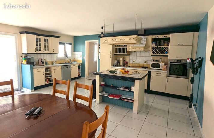 Maison 9 pièces 300 m²