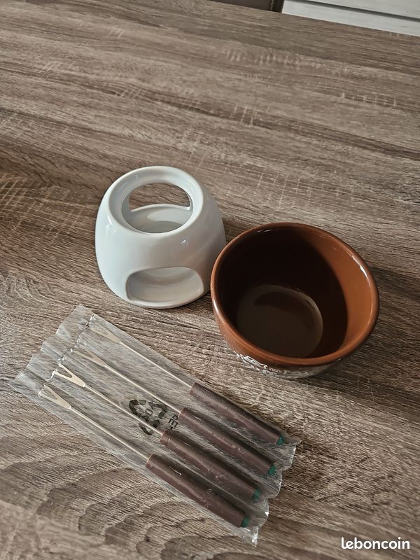 Fondu chocolat en porcelaine et brochettes neuf (image 2)