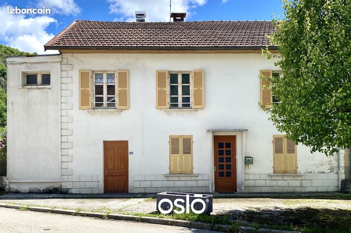 Maison 7 pièces 200 m² · à Moirans-en-Montagne · 200 m² · 160 000 €