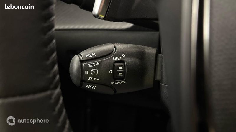 Peugeot 208 1.2 Hybrid 110ch Style e-DCS6 (image 25)