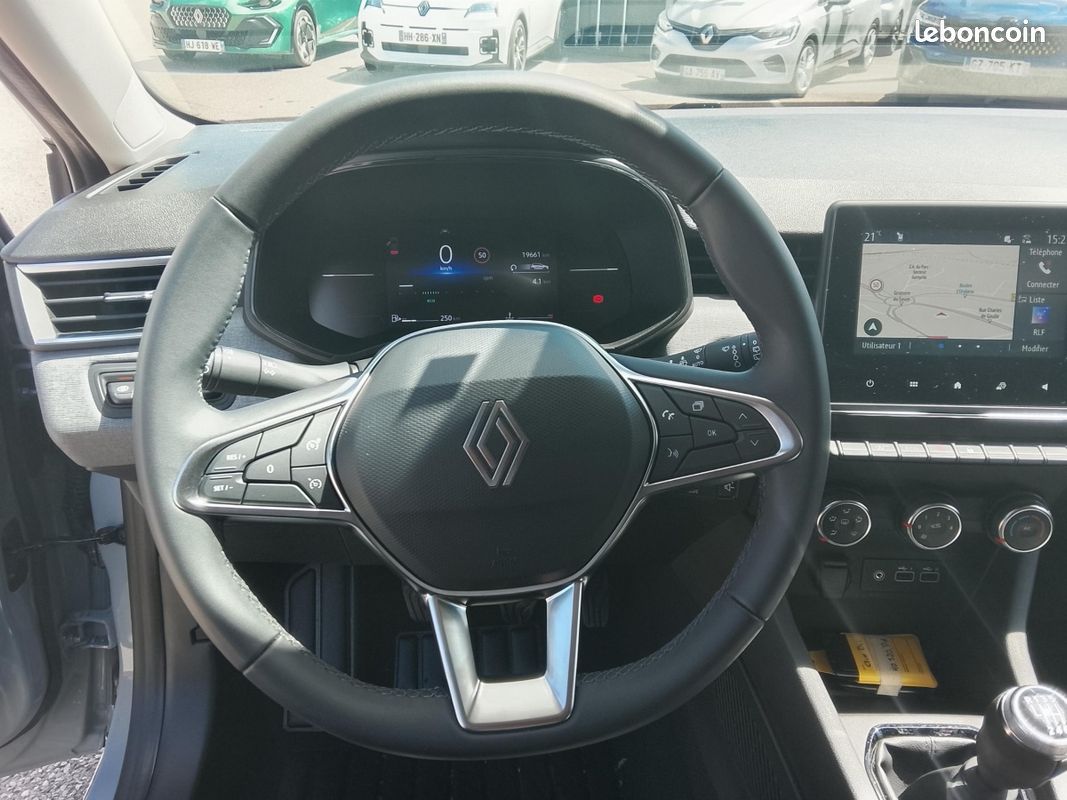 Renault Clio (5) génération Blue dCi 100 -25 + Navigation (image 31)