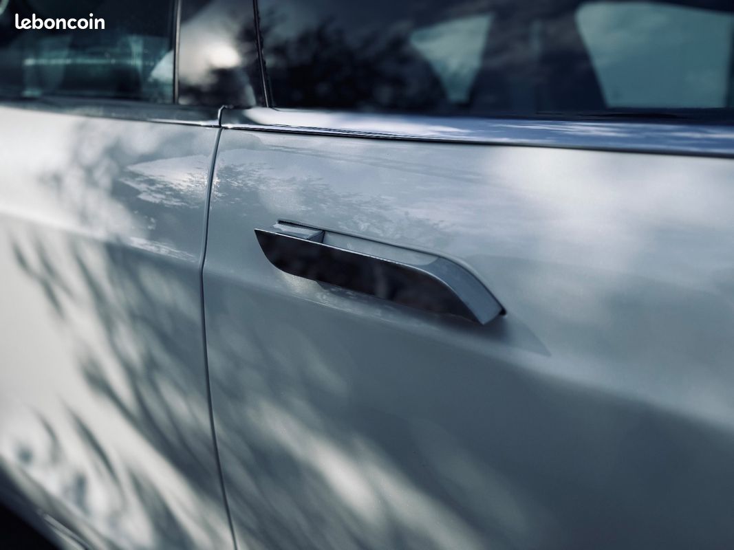TESLA Model S 320CH BASE + 2EME MAIN + TOIT OUVRANT/PANO + AUTO PILOT + CAMERA DE RECUL + GARANTIE 12 MOIS (image 45)