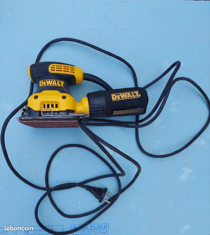 Ponceuse vibrante DEWALT (image 1)