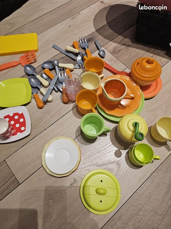 Cuisine enfant en bois four feux micro ondes accessoires ecotoys
