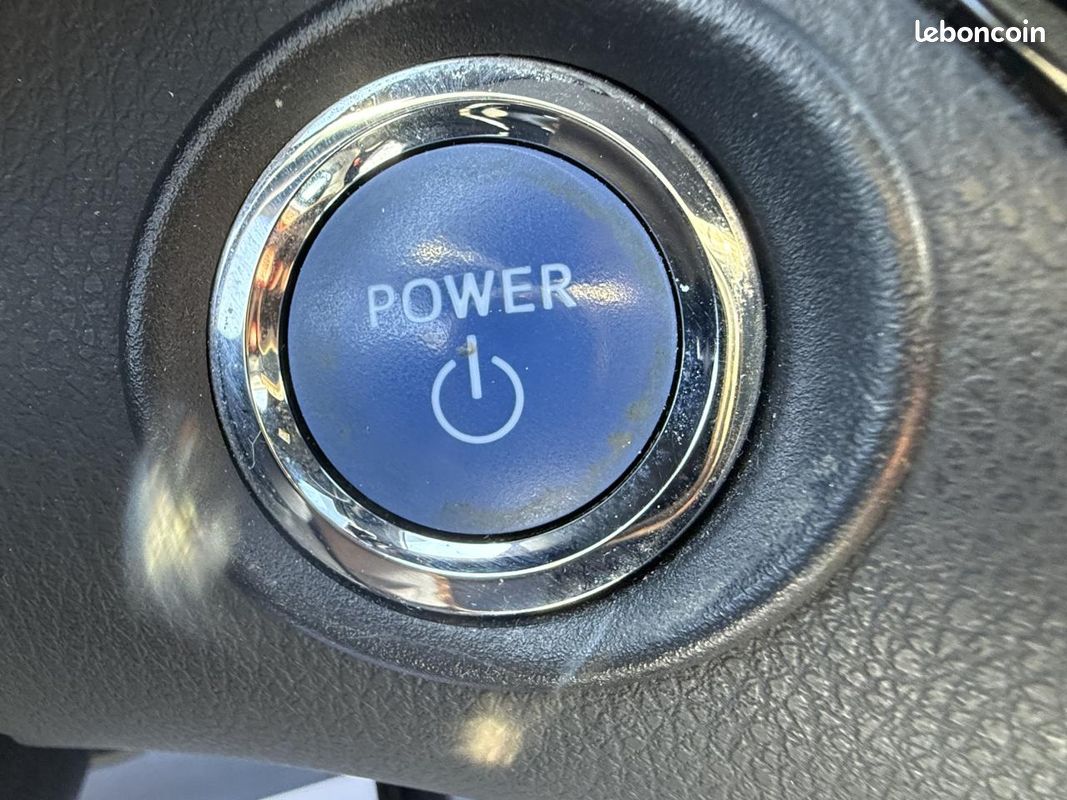 TOYOTA C-HR 2.0 Hybrid - BV e-CVT Collection GPS + CAMERA AR + CLIM (image 25)