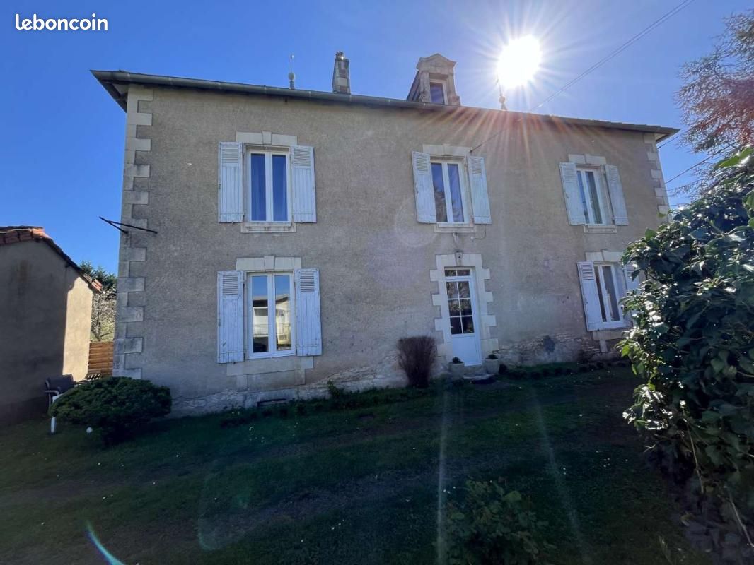 Maison 6 pièces 144 m² · à Saint-Martin-l'Ars · 144 m² · 159 000 €