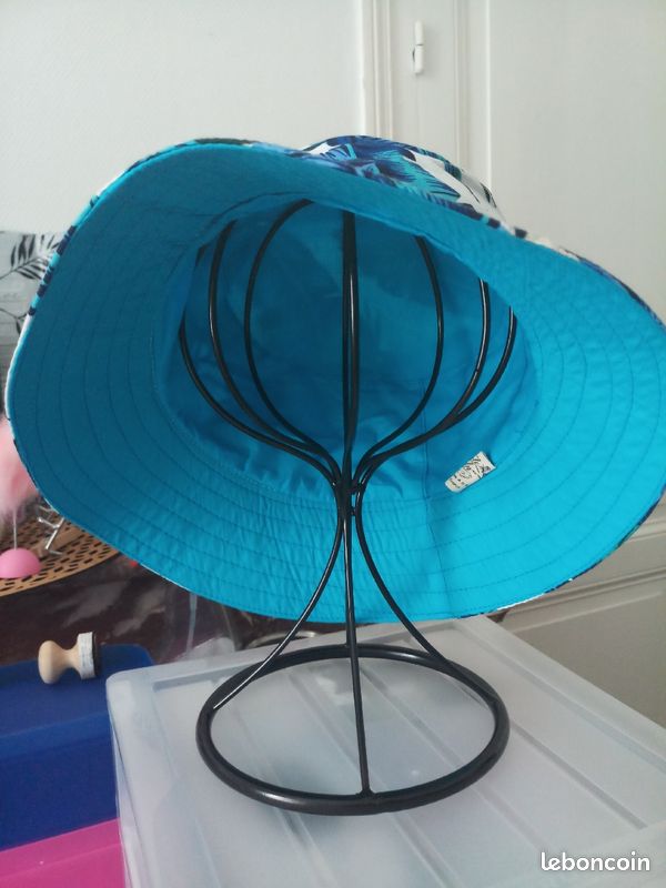 Blue Leaves Unisex Bob Chapeau - Bucket Chapeau (image 2)