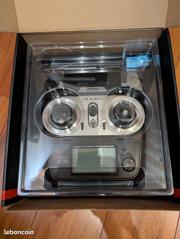 HITEC FLASH 7 radiocommande 7 voies sans recepteur, 99,95