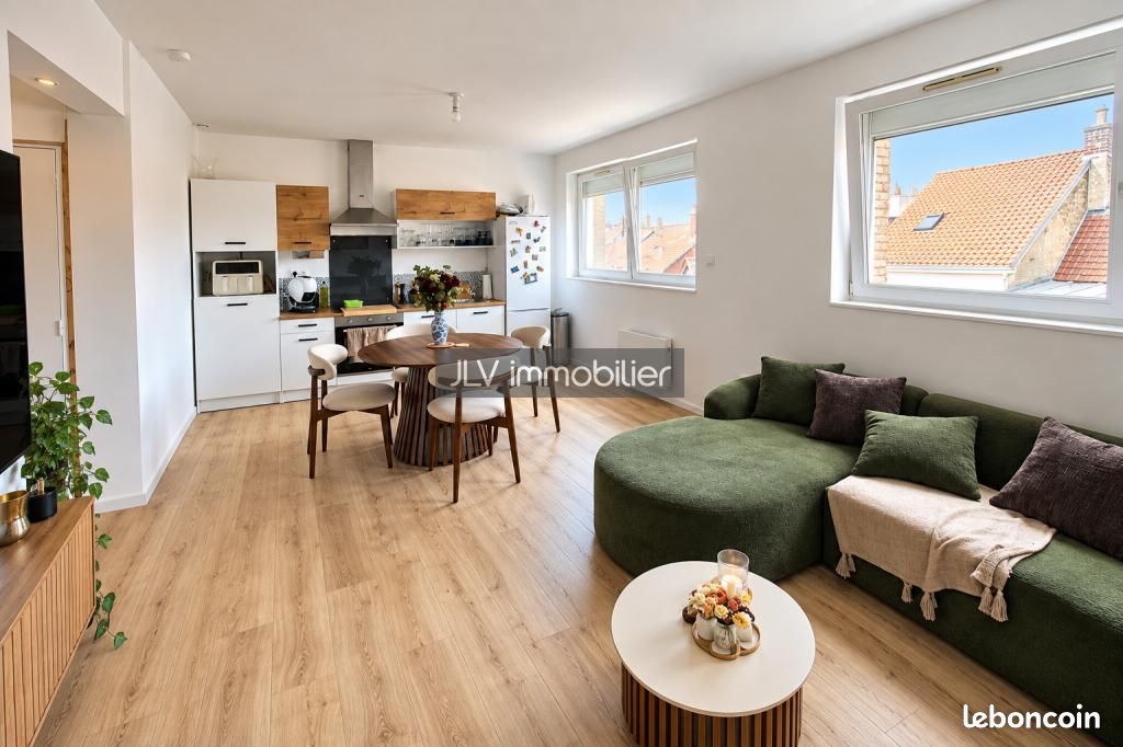 Immeuble 7 pièces 218 m² · à Loon-Plage · 218 m² · 439 900 €