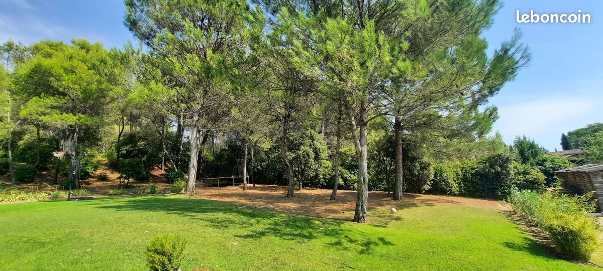 Terrain à bâtir de 1572 m² à CARPENTRAS (84) · 210 000 €