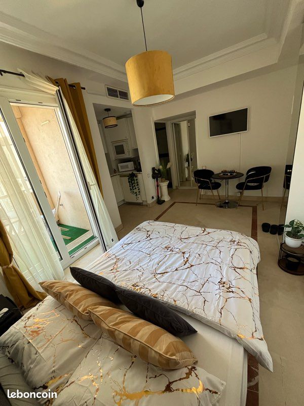 Appartement 1 pièce 20 m² · à Vallauris · 20 m² · 860 €