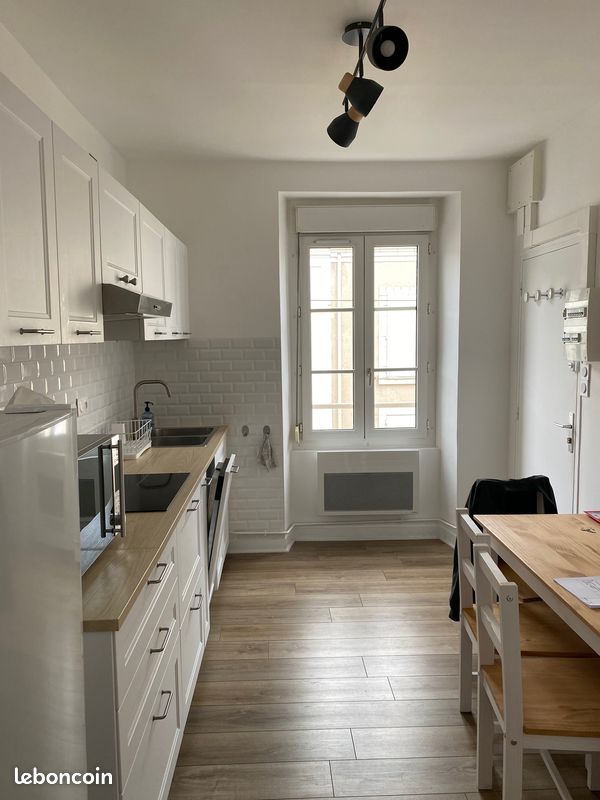 Appartement 1 pièce 27 m² · à Angers · 27 m² · 680 €
