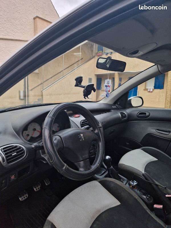 Peugeot 206 1.4L 75ch édition XBOX 360 (image 3)