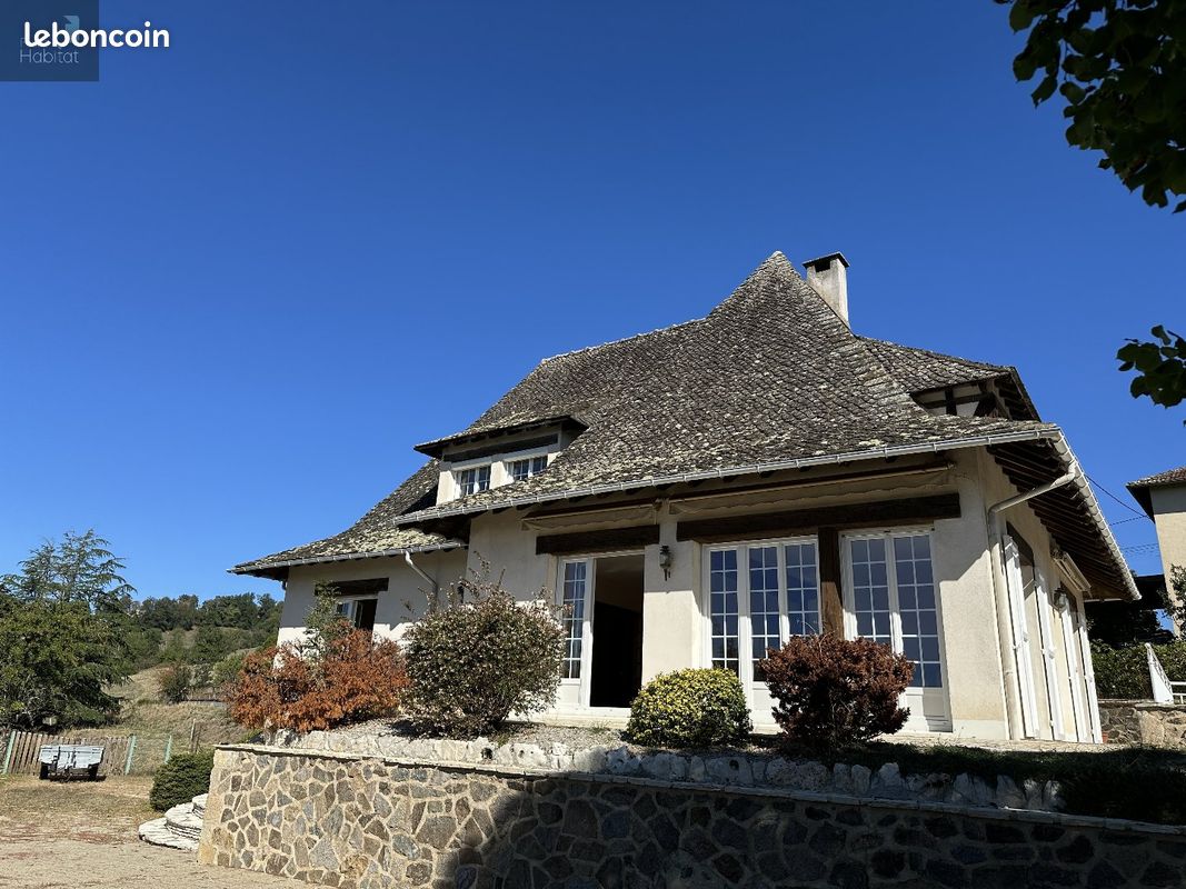 Maison 10 pièces 200 m² · à Saint-Étienne-de-Maurs · 200 m² · 378 000 €