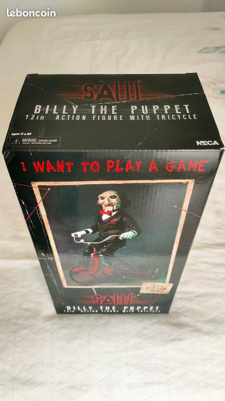 SAW figurine articulee Billy sur tricycle neca 30 cm SAW figurine articulee Billy sur tricycle neca 30 cm