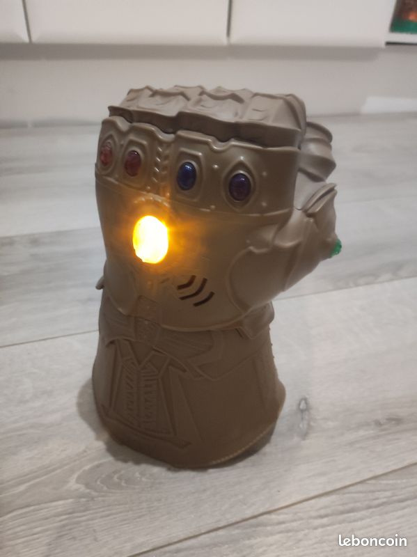 Vends gant de Thanos (image 1)