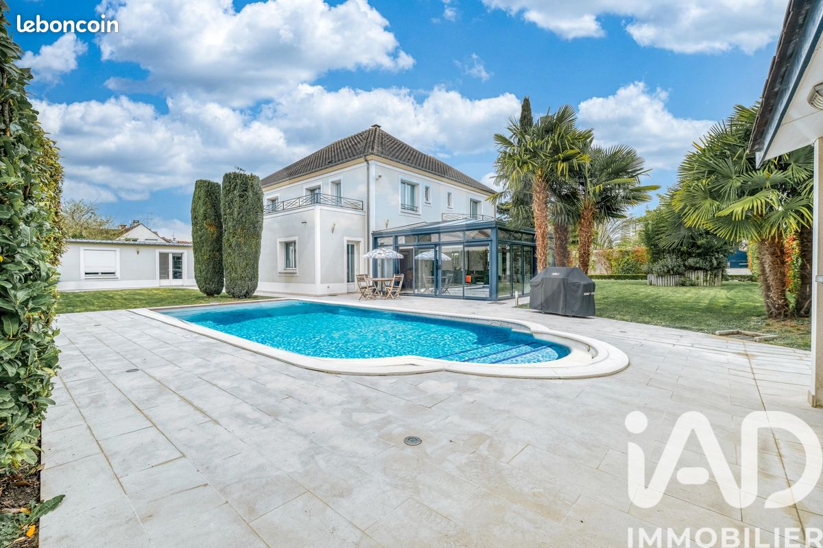 Maison 8 pièces 350 m² · à Meaux · 350 m² · 1 290 000 €