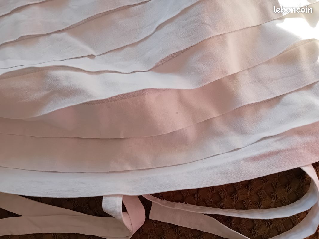 Paire de rideaux coton blanc épais avec plis religieuses sur le haut et nouettes Largeur 132 cm Huteur 178 cm (image 1)