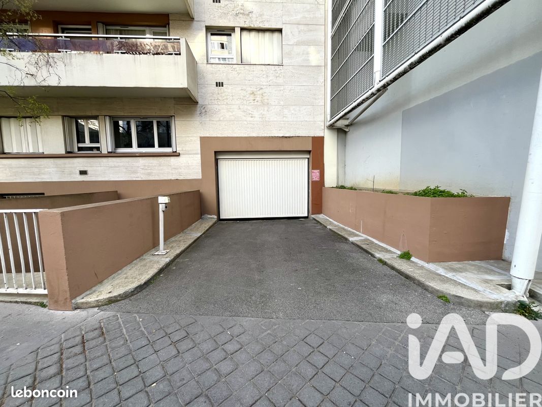 Parking 12 m² · à Paris · 12 m² · 19 000 €