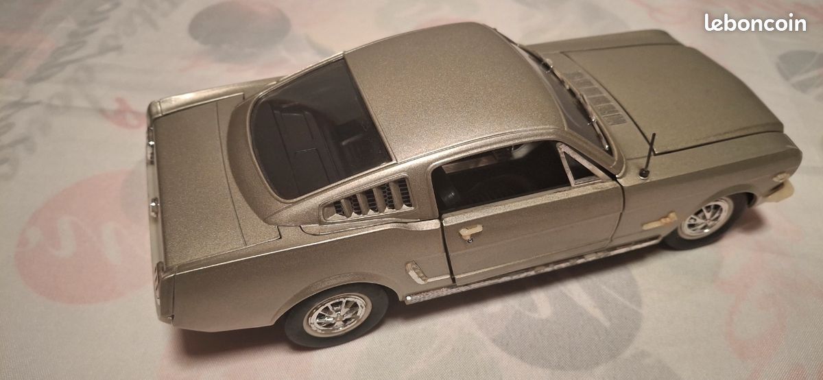 Mustang 1 18 dans voitures, camions et fourgons miniatures