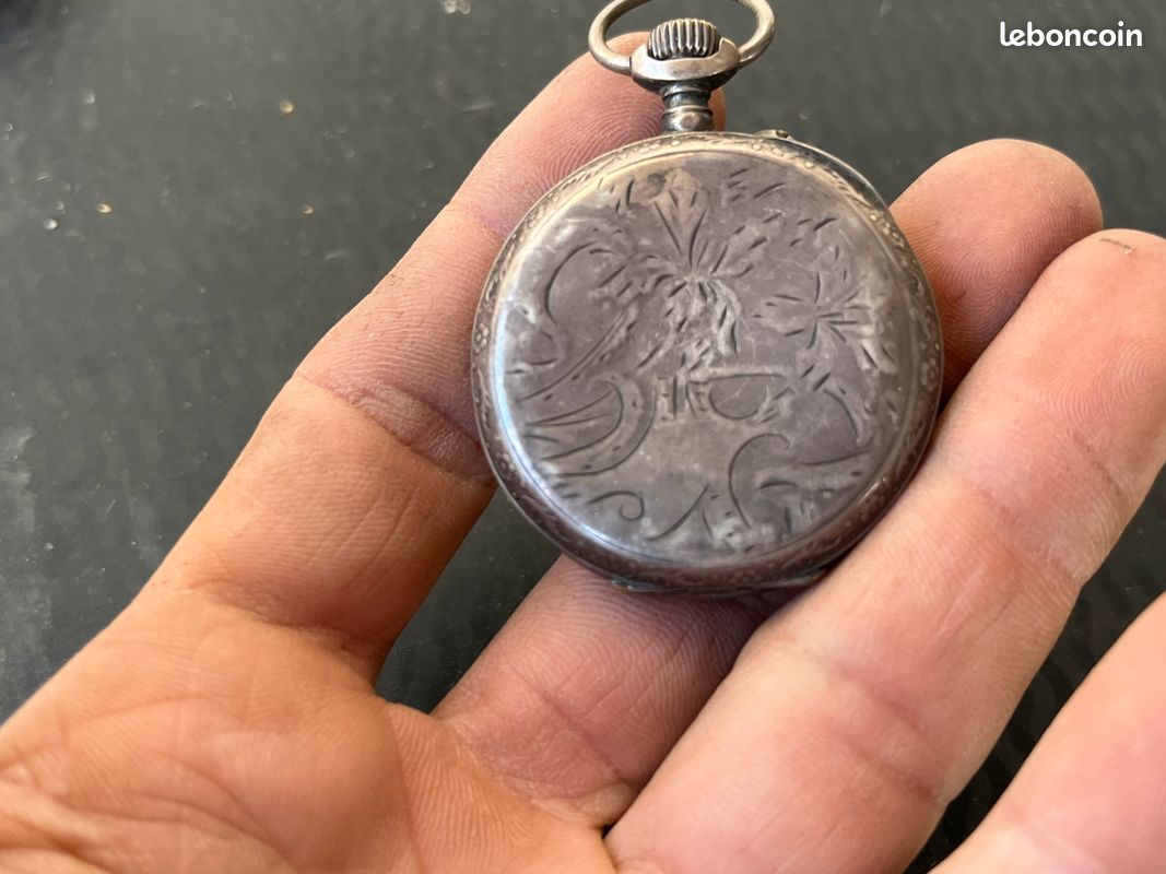Cadran De Montre à Gousset émaillé Mangin Besançon 24 Heures Chiffres Rouges Et Noirs