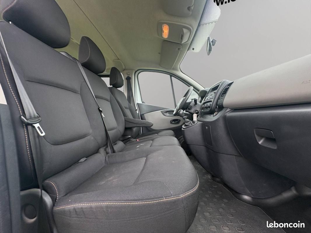 Renault Trafic III 1.6 dCi 125 Energy L1 Life 9PL (image 19)