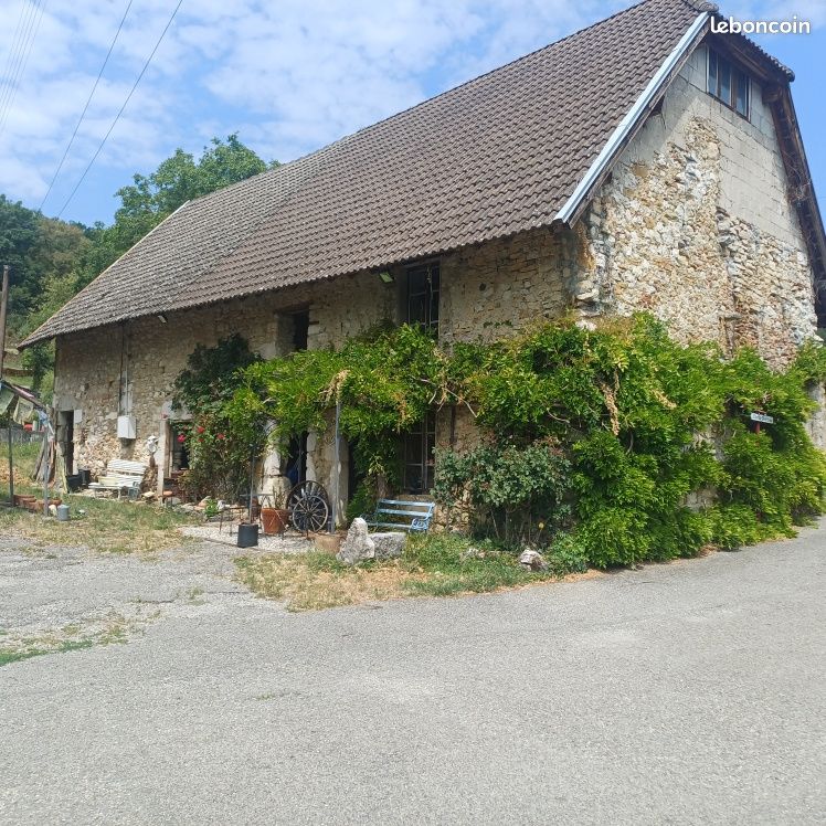 Local commercial 6 pièces 350 m² · à Chanaz · 350 m² · 299 000 €