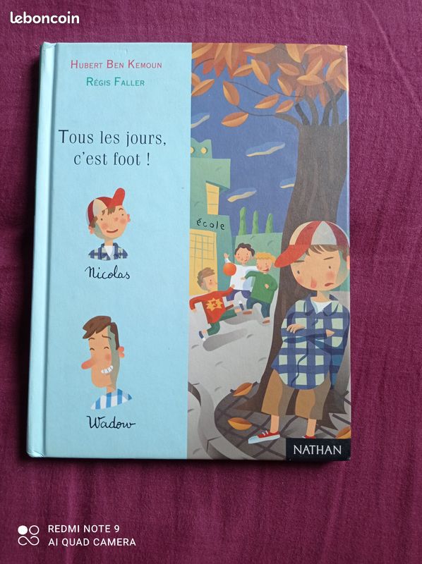 Livre enfant jeunes lecteurs, Tous les jours c'est foot, Éditions Nathan (image 1)