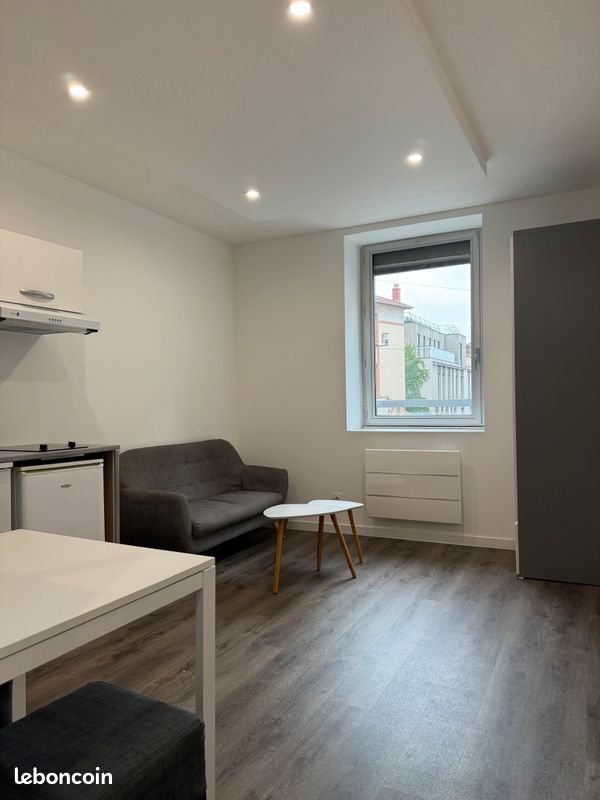 Appartement 2 pièces 22 m² · à Oullins-Pierre-Bénite · 22 m² · 690 €