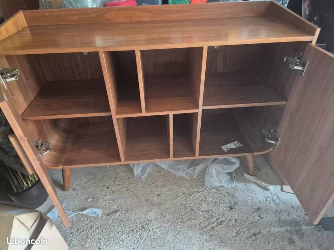 Petit buffet en bois massif (image 2)