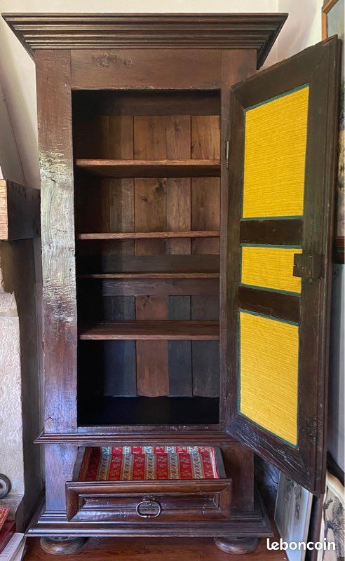 Armoire ancienne XVIIIe en noyer – dite “Homme debout” – pièce de caractère (image 2)