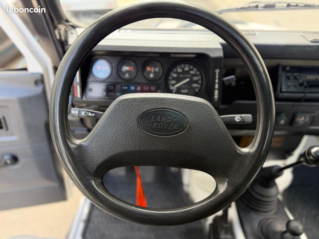 LAND ROVER DEFENDER 90 Trophy RARE 2.5 TDI Origine France Magnifique État (image 18)
