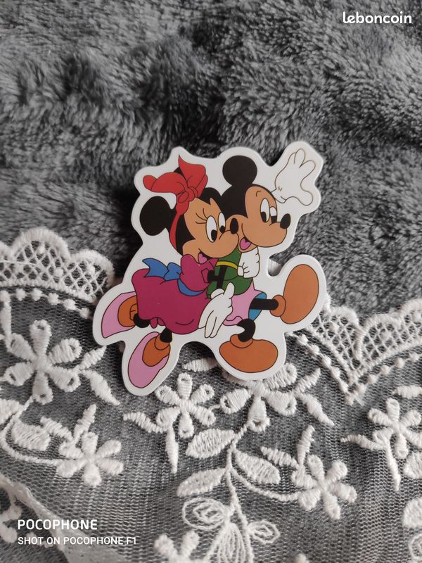 Autocollant Disney en PVC " 69 " (image 3)