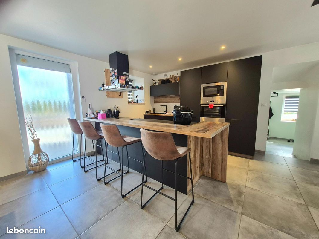 Maison 4 pièces 117 m² · à Plougourvest · 117 m² · 276 900 €