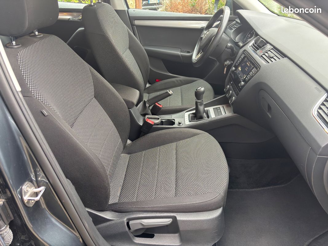 Skoda octavia break 1.6 tdi 110 active green tec - 1er main - garantie 6 mois min (image 6)