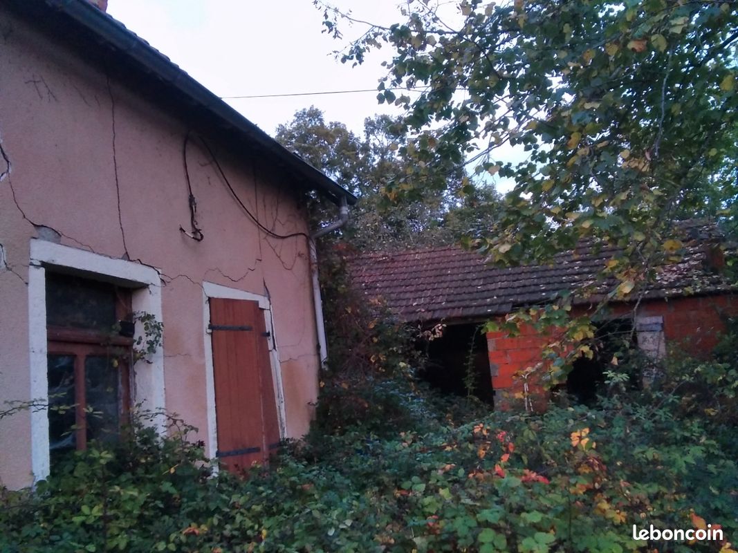 Maison 3 pièces 90 m² · au Donjon · 90 m² · 28 000 €