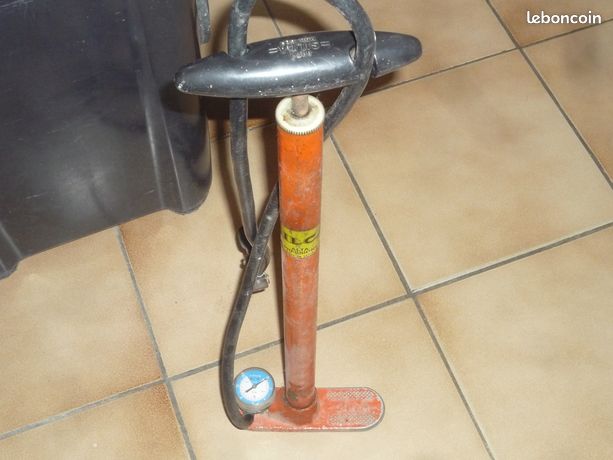 Ancienne pompe publique - Anhée - Petit patrimoine