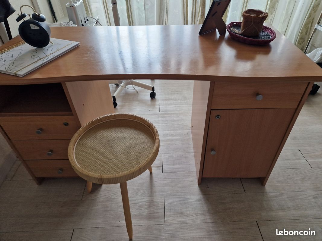 Bureau (image 3)