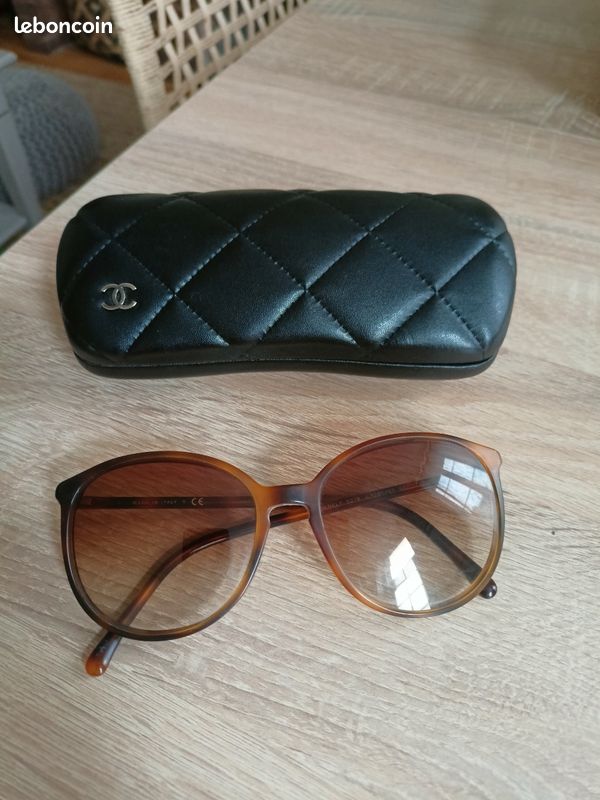 Véritable lunettes chanel avec étui (image 1)
