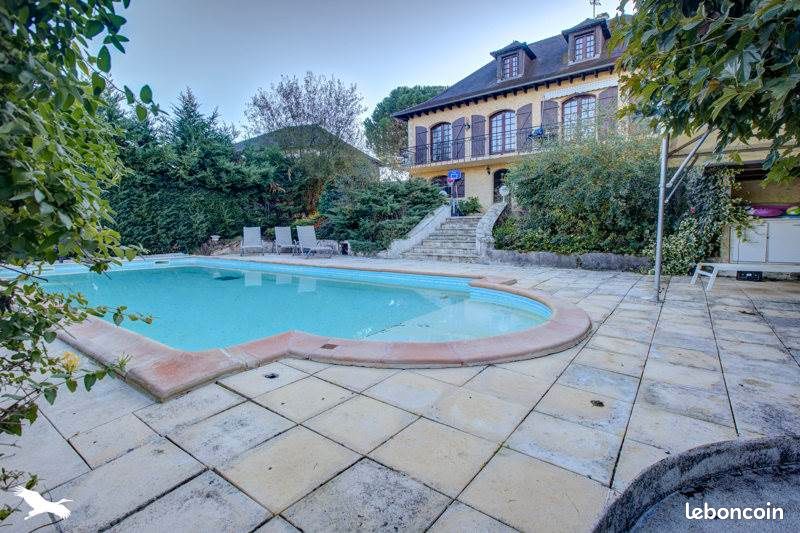 Maison 8 pièces 200 m² · à Brive-la-Gaillarde · 200 m² · 314 160 €