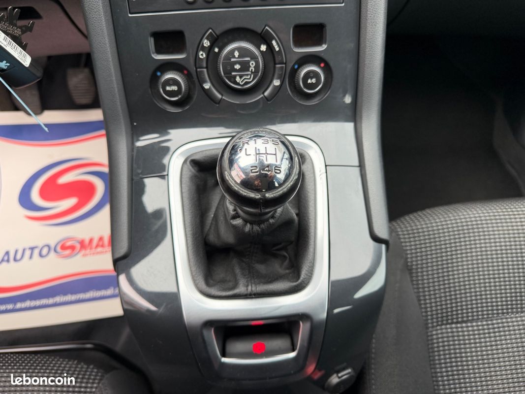 Peugeot 5008 1.6 HDI 110CH Premium Première Main (image 18)