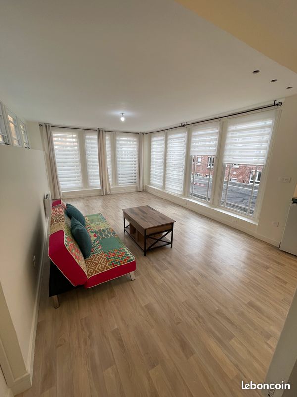 Studio 29m2 complt rénové quartier Citadelle 460