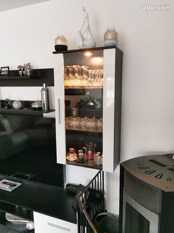 Meuble télé avec vitrines (image 2)